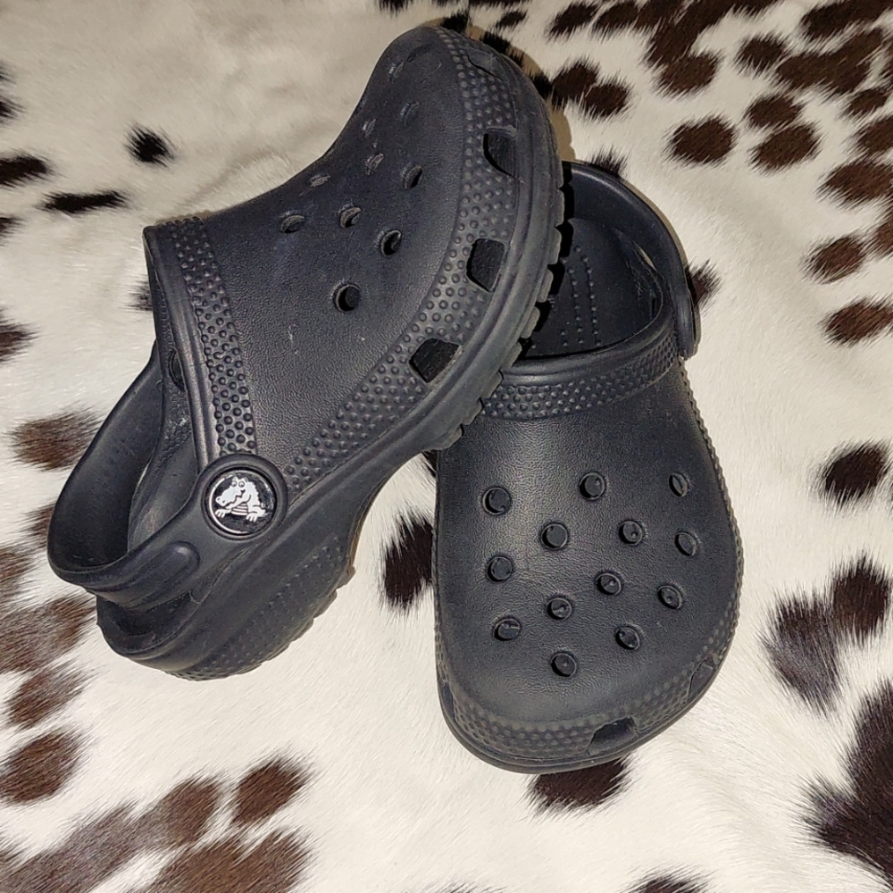 Toddler Crocs Size 8 Used in great shape. Black